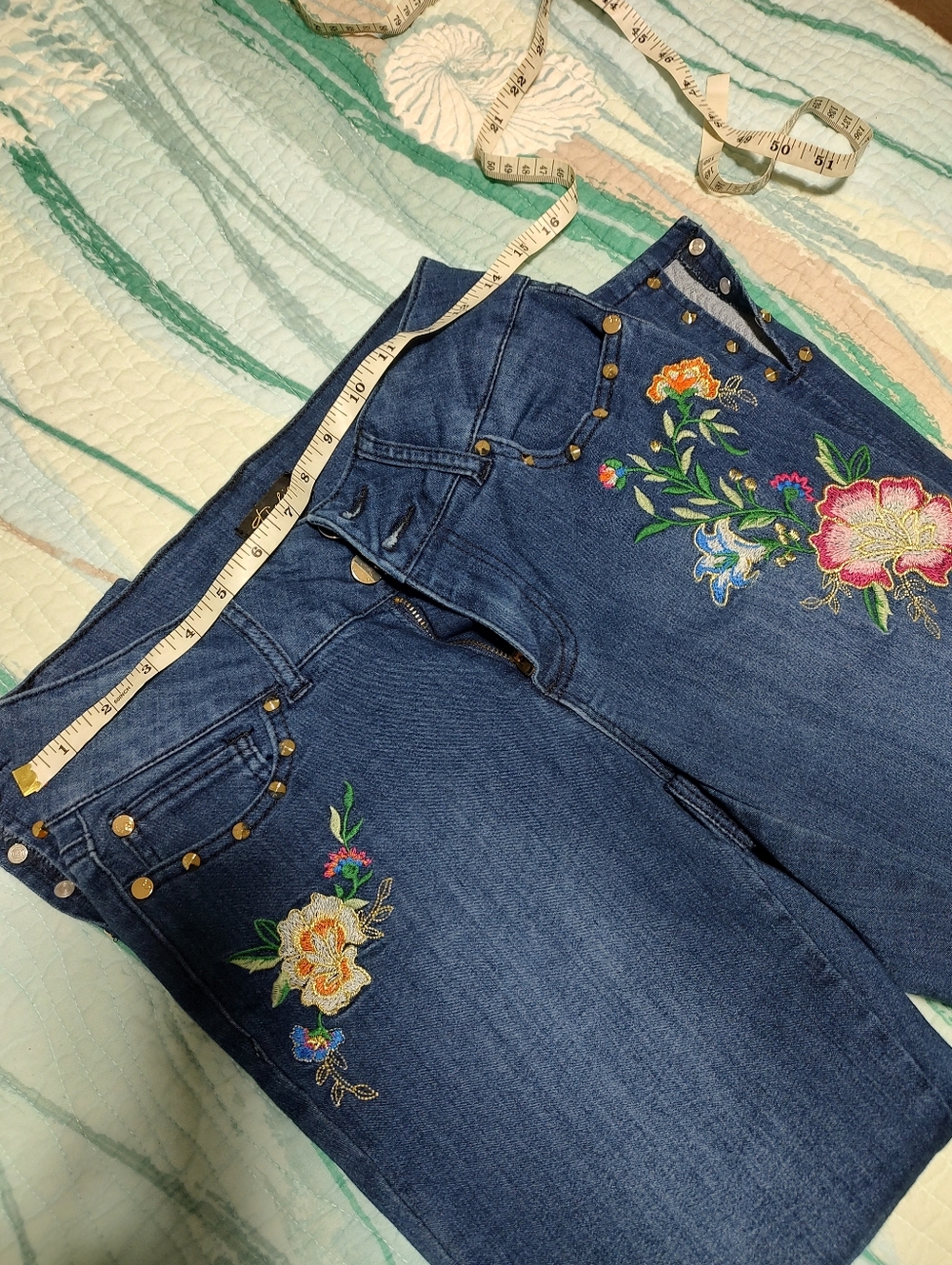 Thalia Sodi Embroidery ankle jeans - Picture 8 of 11